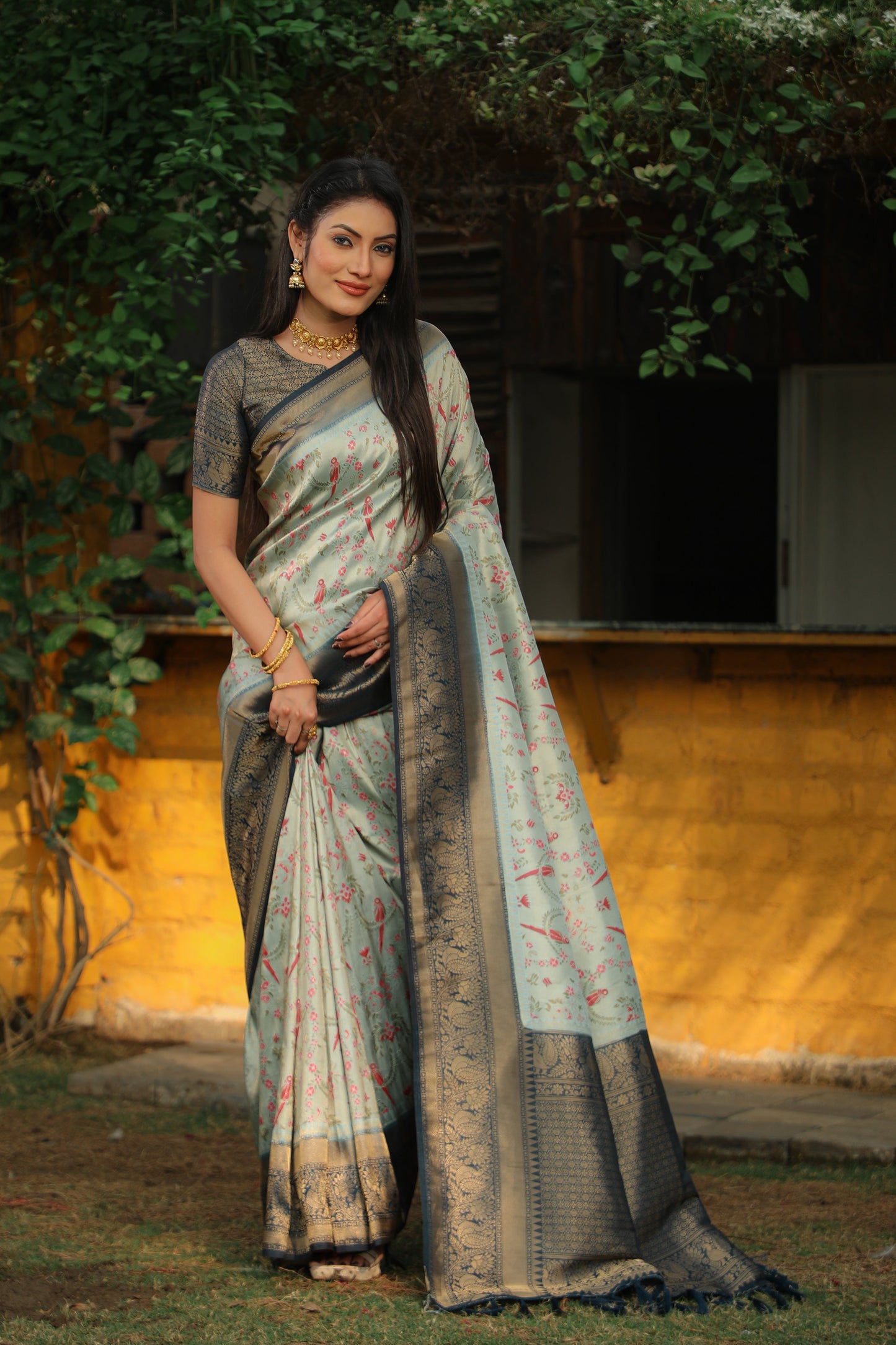 Glossy Kanjivaram Light Grey Color Soft Silk Saree