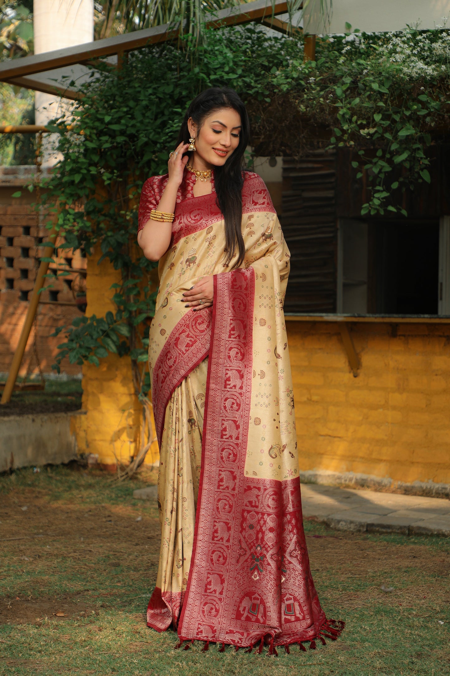 Innovative Soft Silk Zari Weaving Cream Color Saree