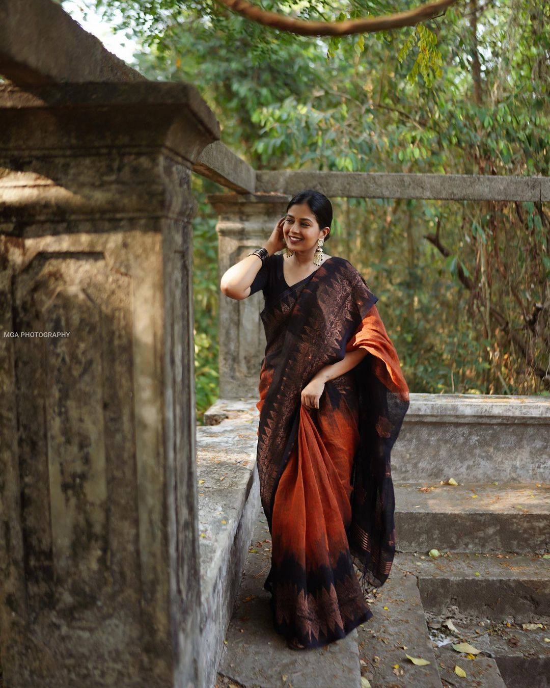 Flattering Jacquard Brown Color Silk Saree