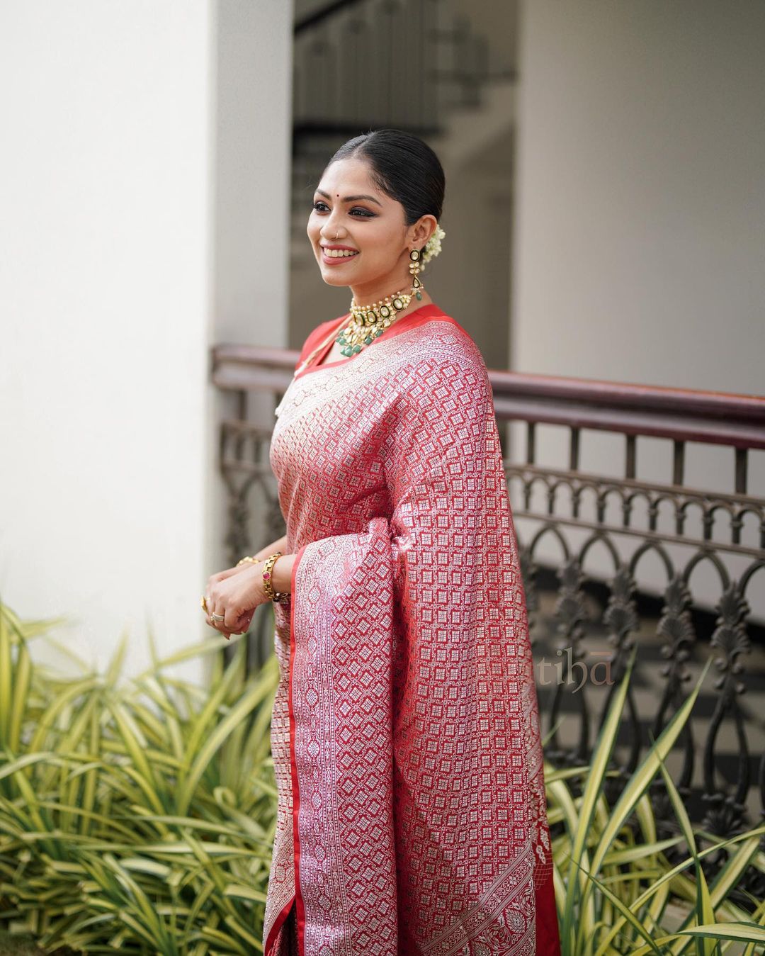 Engagement Wear Jacquard Red Color Silk Saree