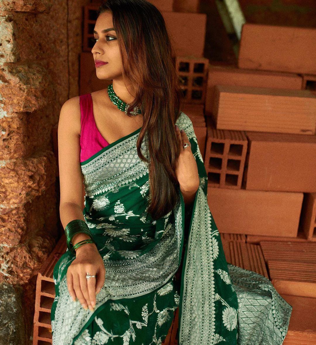 Admiring Zari Weaving Green Color Silk Saree