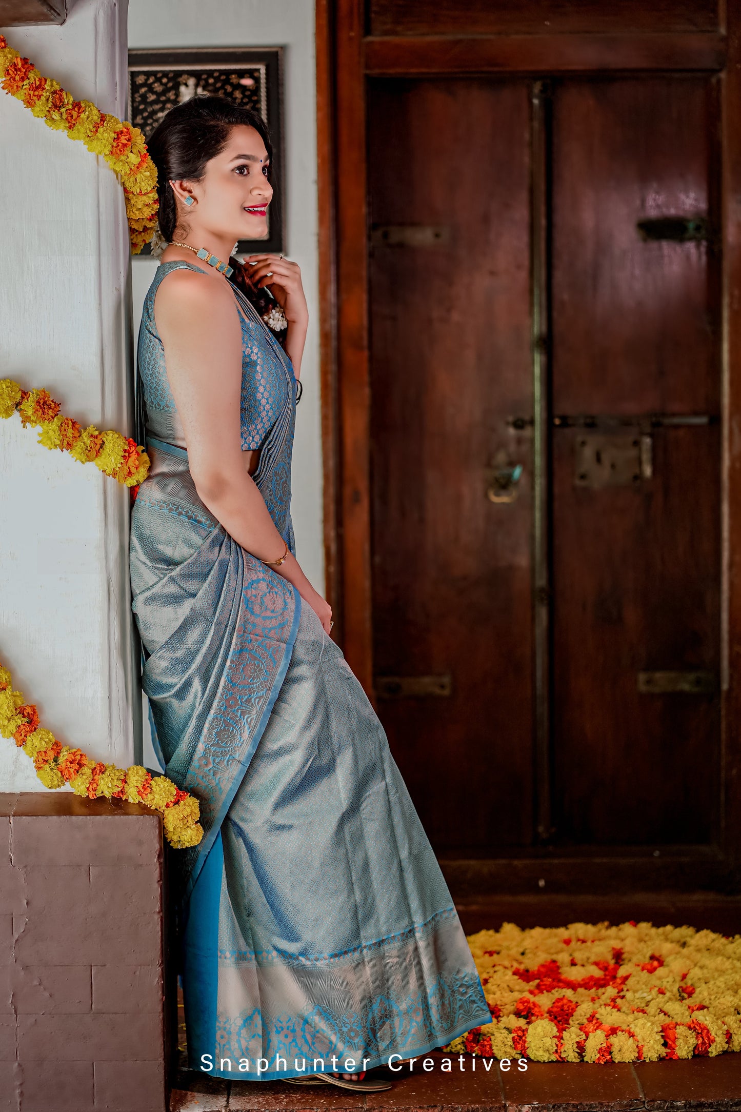 Fashionable Jacquard Zari Weaving Grey Color Saree