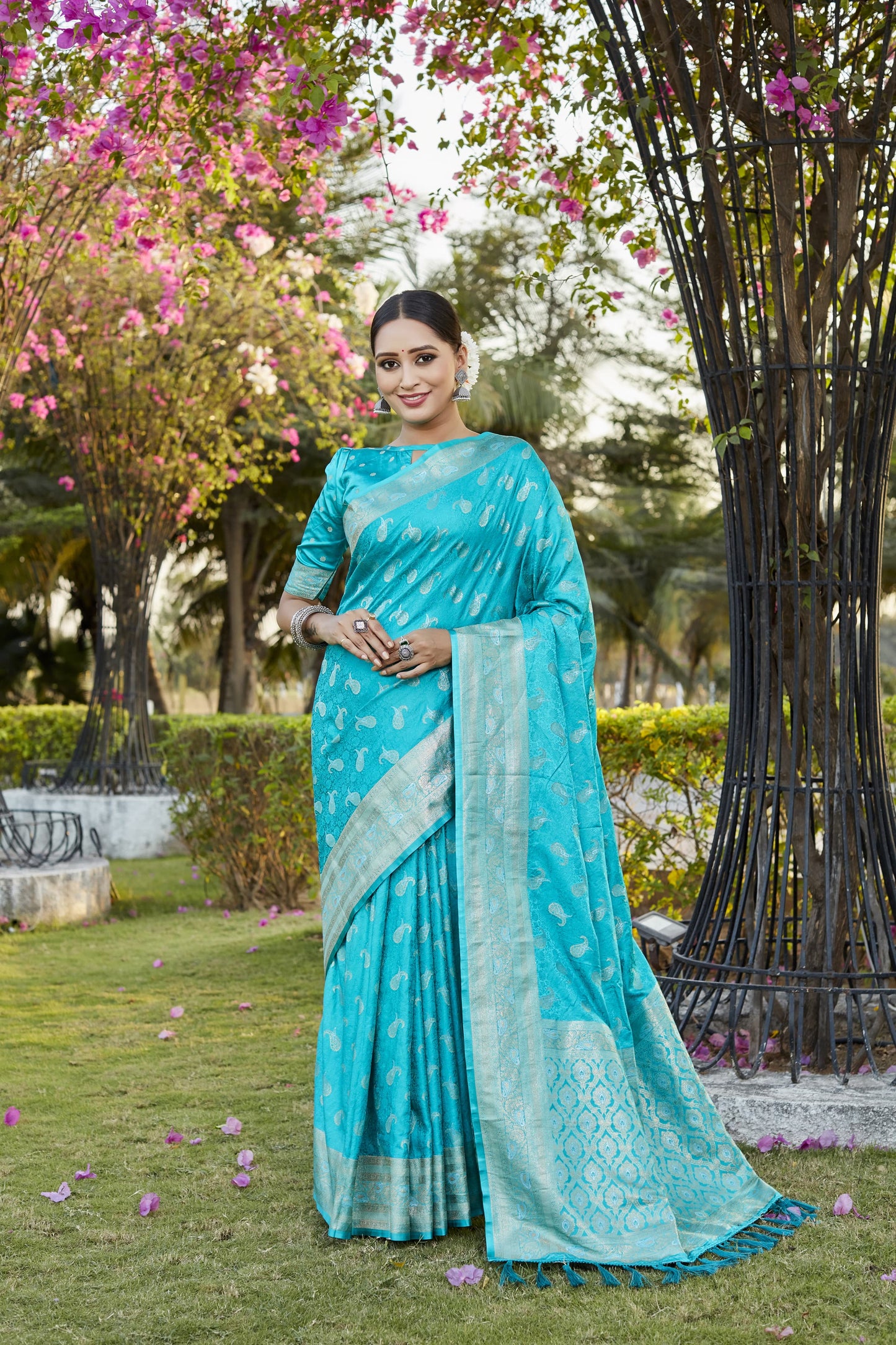 Daisy Pure Kanjivaram Silk Sky Blue Color Saree