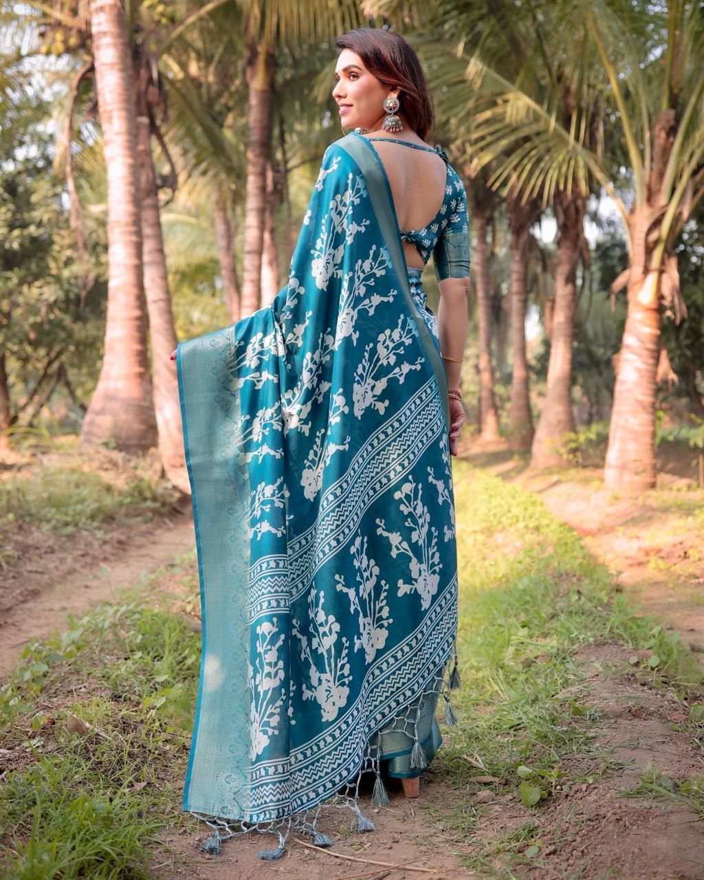 Luxuriant Rama Color Pure Jacquard Silk Saree