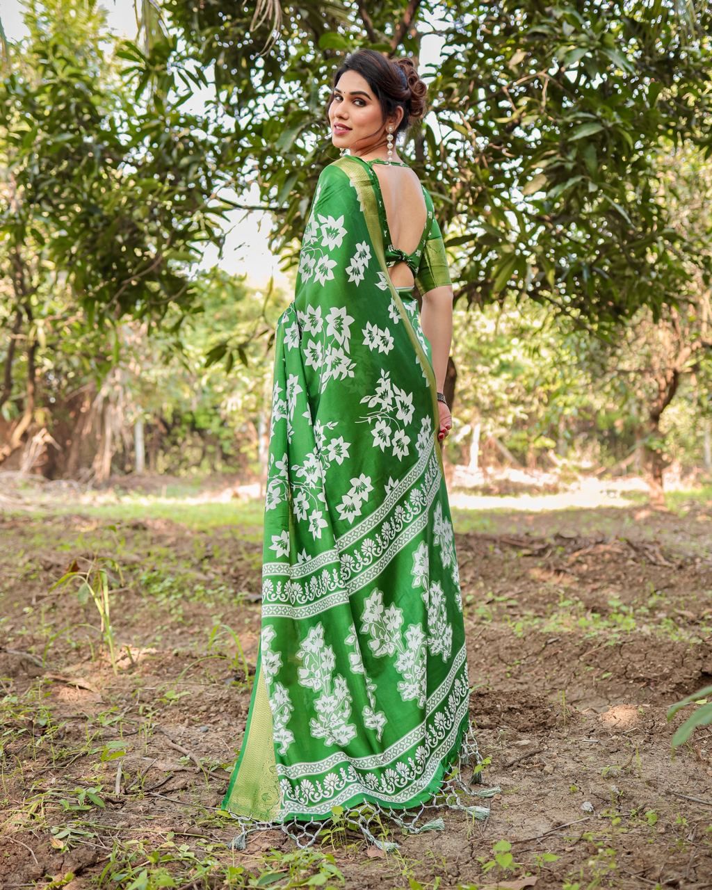 Demanding Printed Silk Perrot Color Saree