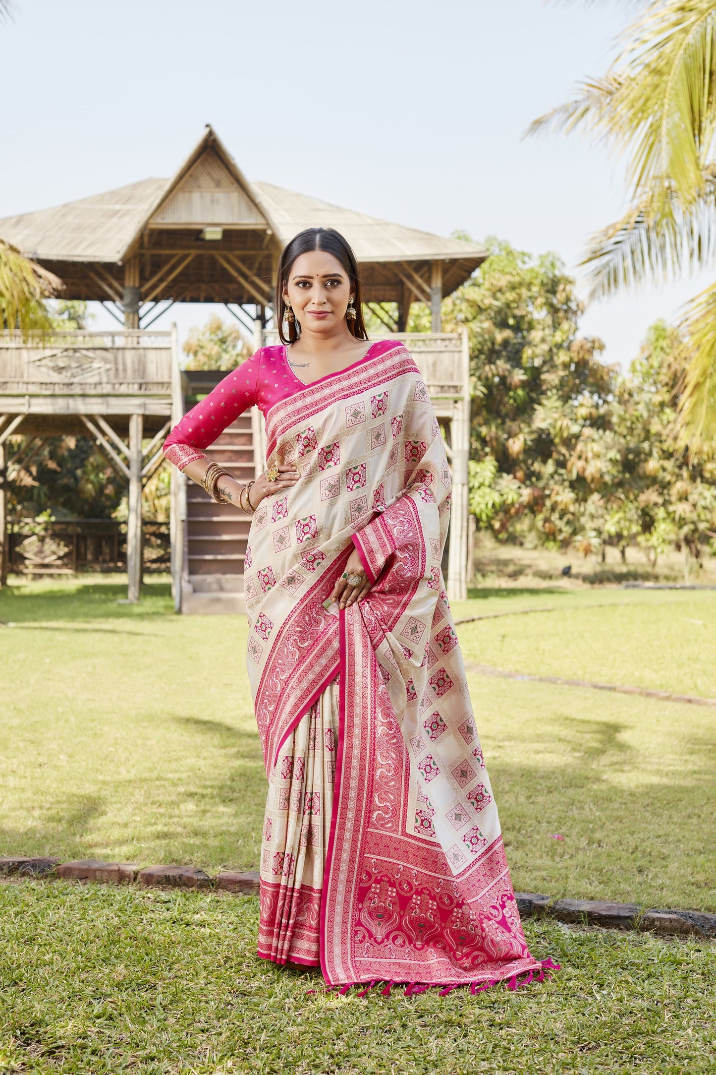 Glossy Kanjivaram Silk Pink Color Saree