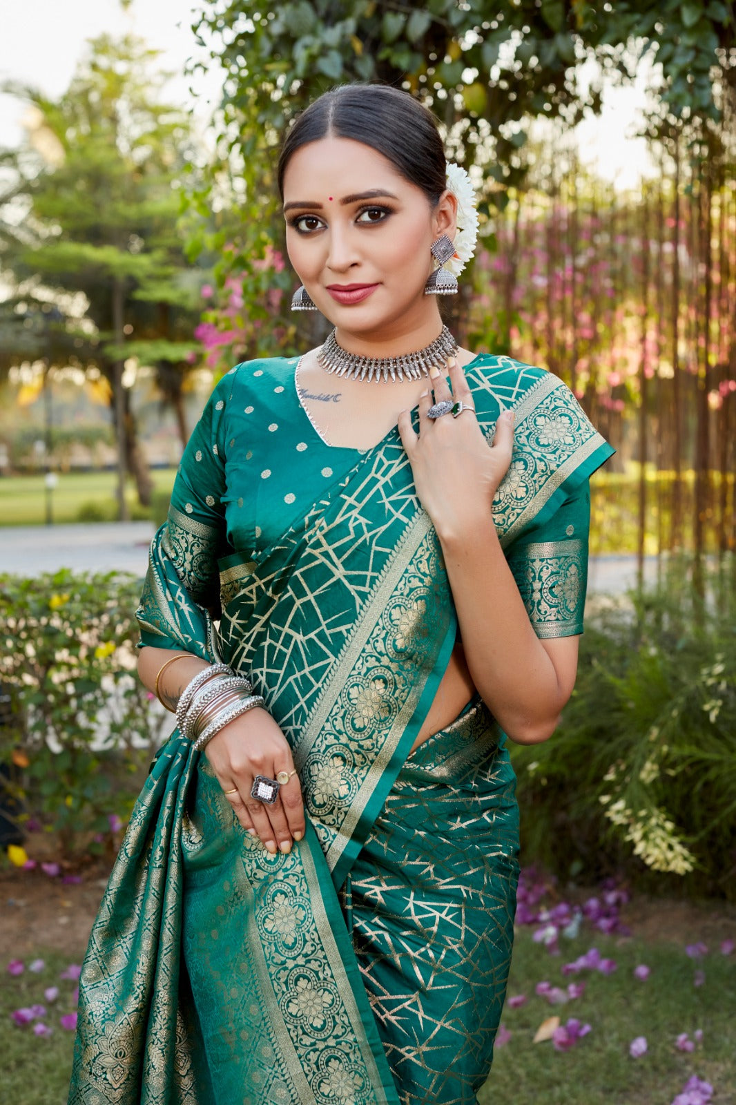 Glimmering Green Color Kanjivaram Silk Saree