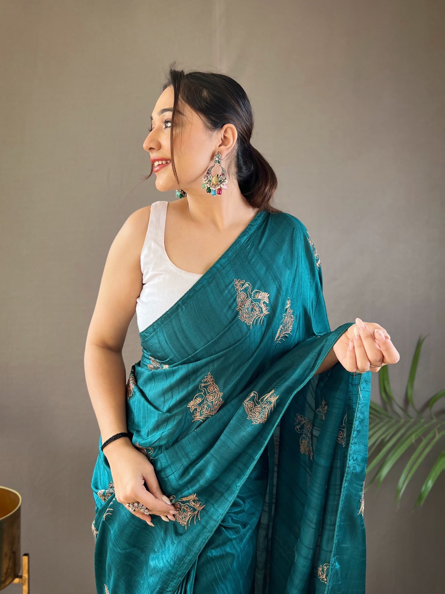 Glorious Jacquard Rama Color Saree