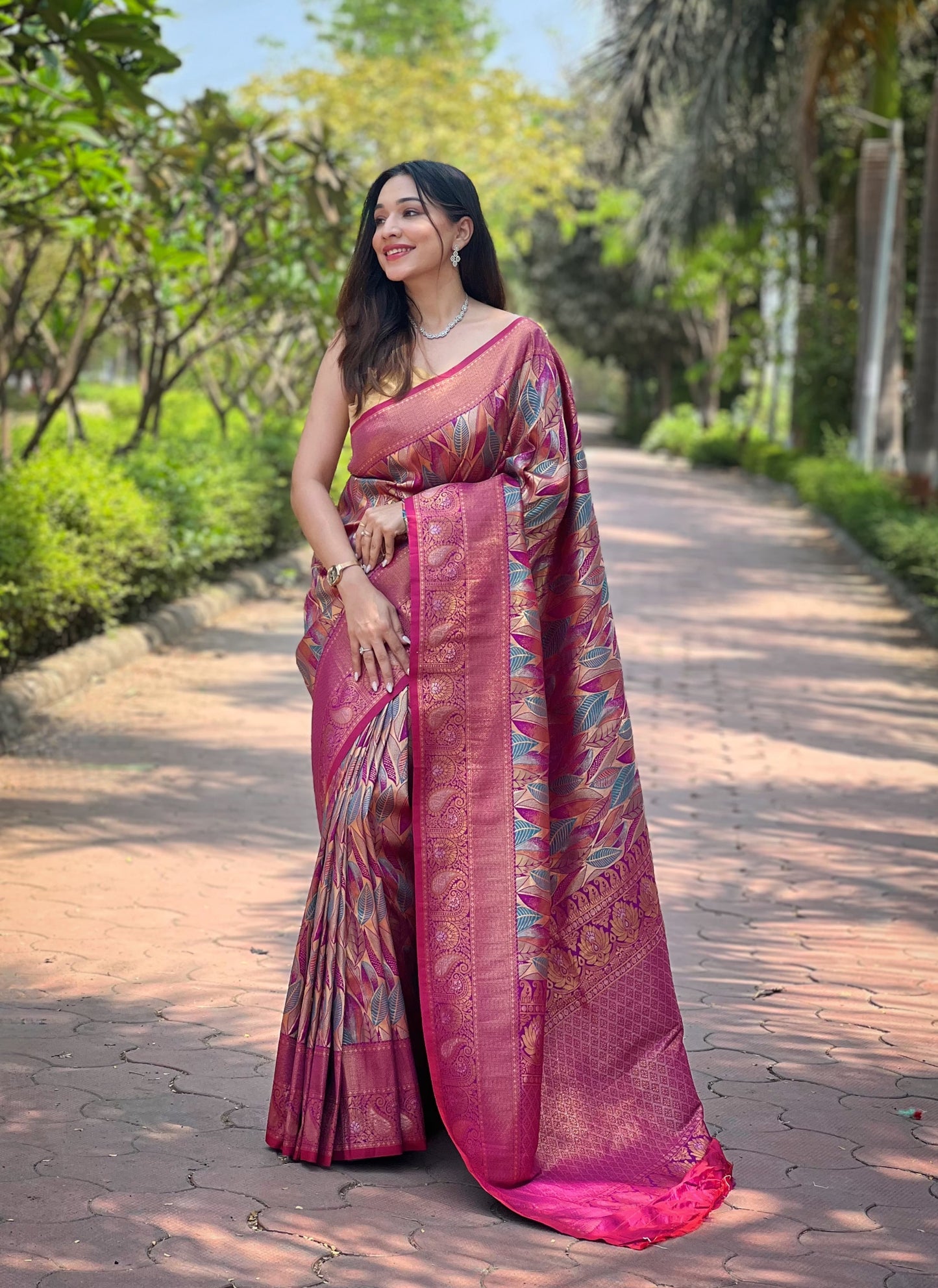 Marvelous Kanchipattu Silk Pink Color Saree