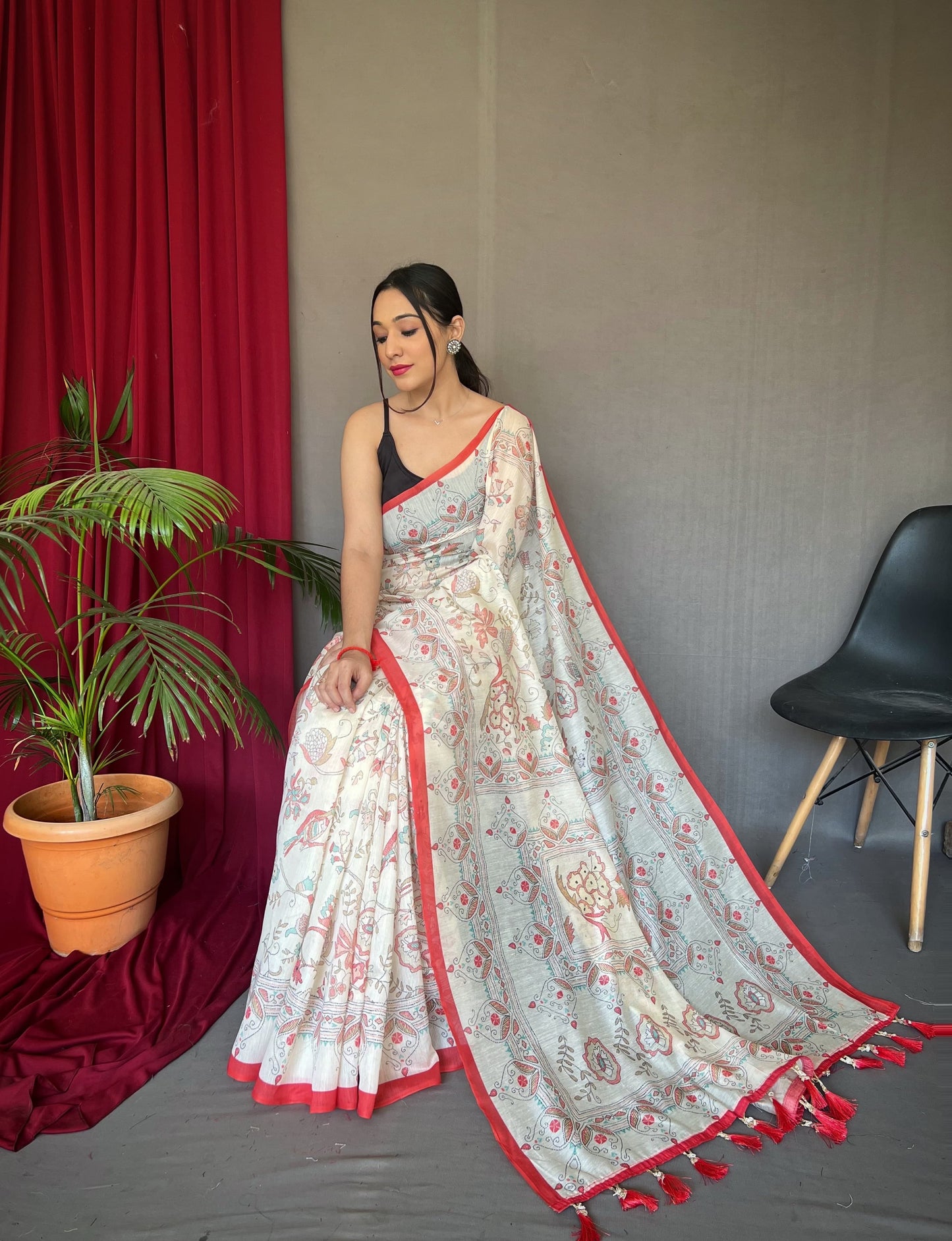 Daisy Cotton Katha Red Color Saree