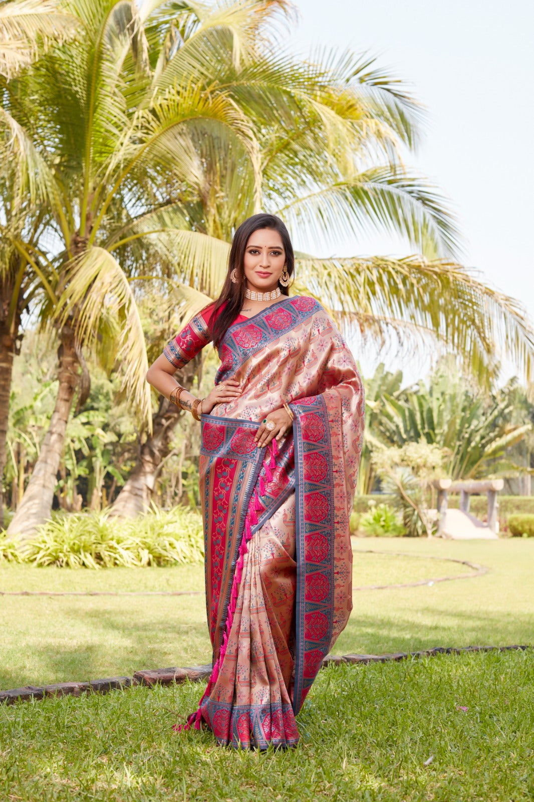 Glorious Kanjivaram Silk Peach Color Saree