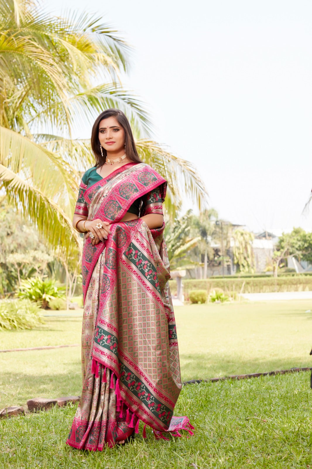 Glorious Kanjivaram Silk Pink Color Saree