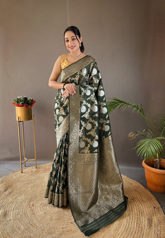 Demanding Cotton Mehndi Wear Green Color Saree