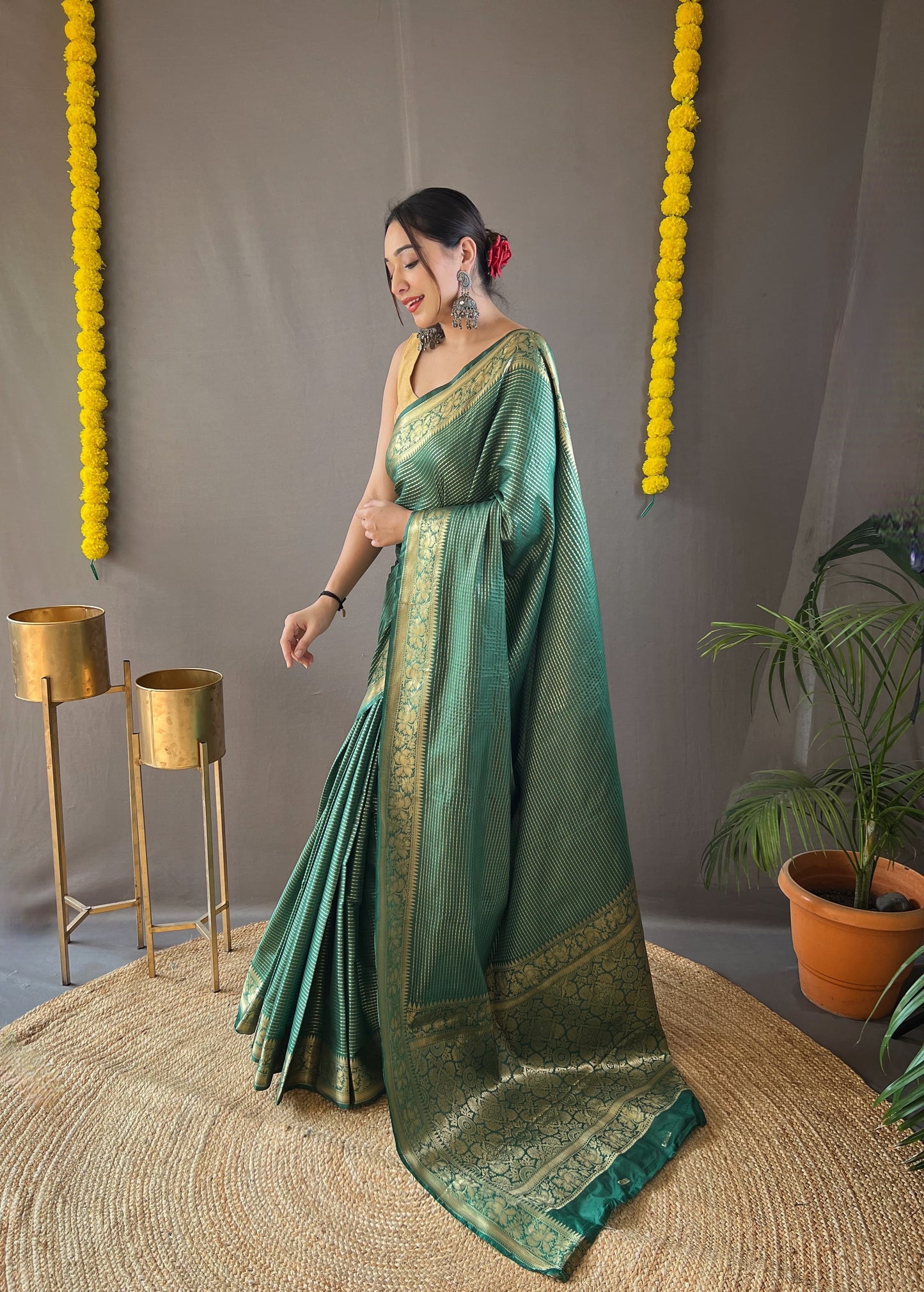 Fashionable Jaquard Green Color Silk Saree