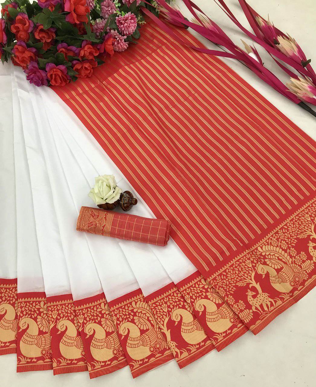 Luxuriant Jaquard White Color Silk Saree