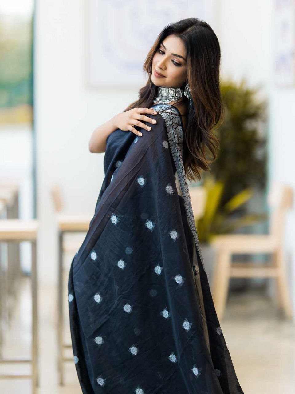 Trendy Jaquard Black Color Silk Saree