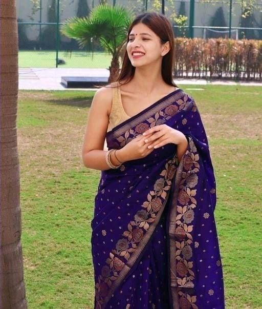 Daisy Jaquard Purple Color Silk Saree