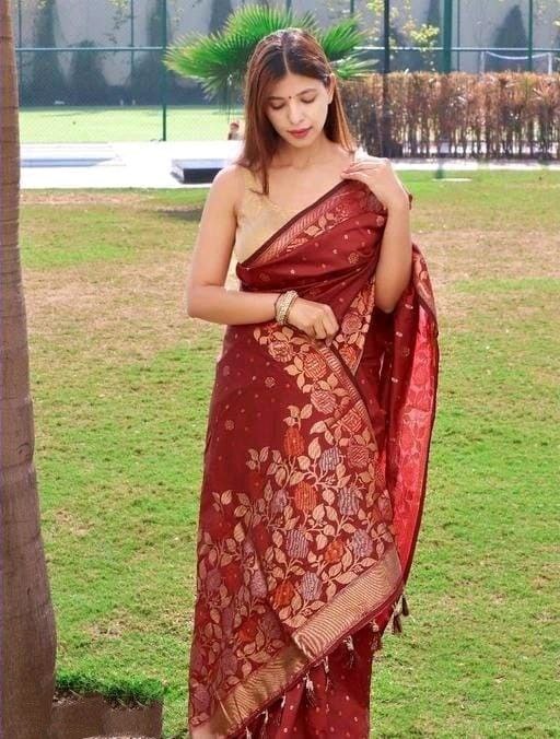 Daisy Jaquard Red Color Silk Saree