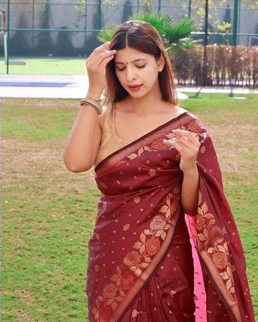 Daisy Jaquard Red Color Silk Saree