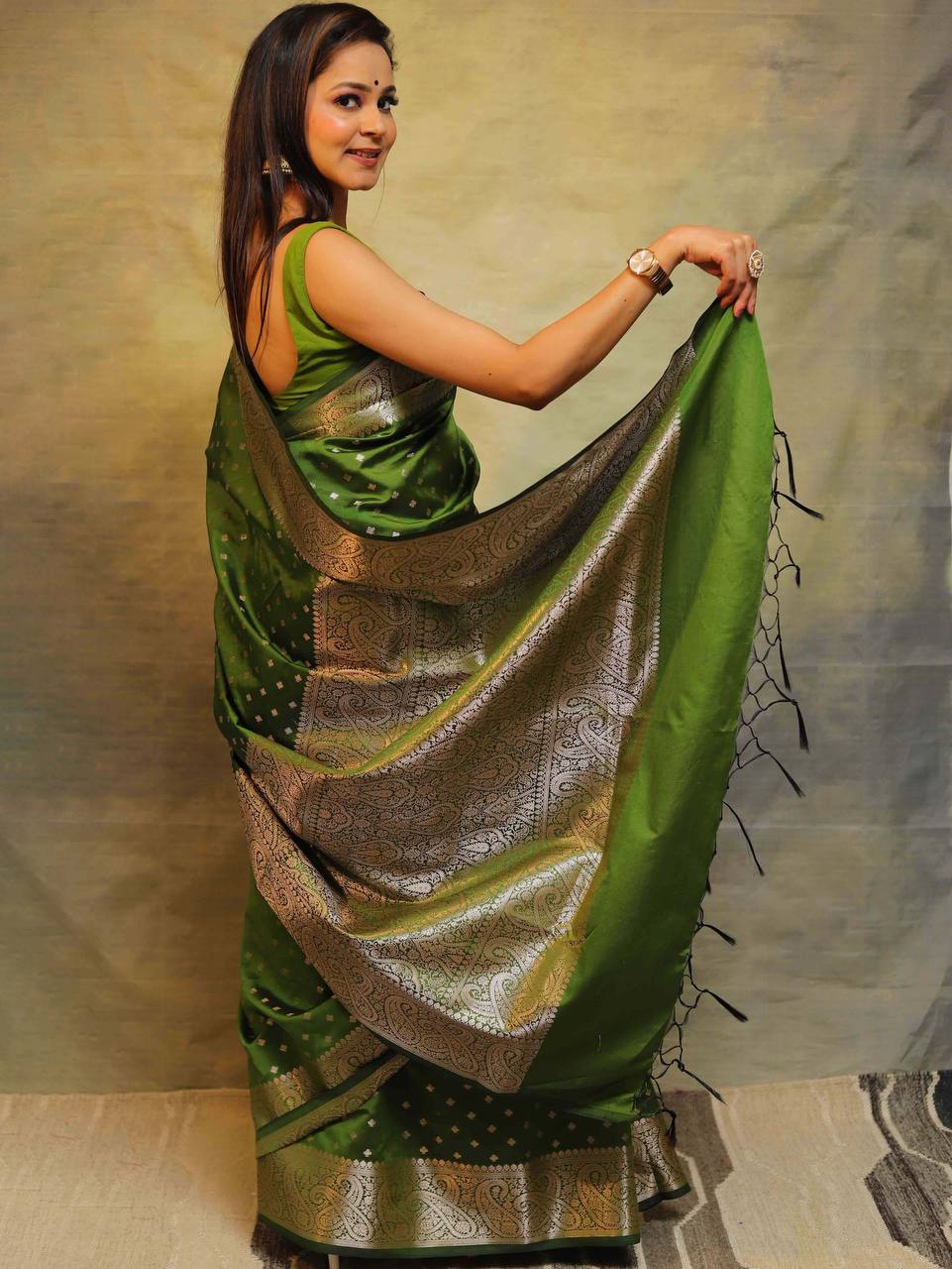 Delightful Banarasi Mehndi Wear Green Color Silk Saree